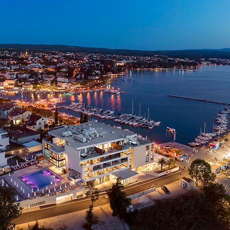 Luxury Hotel Riva Малинска Екстериор снимка View of the town