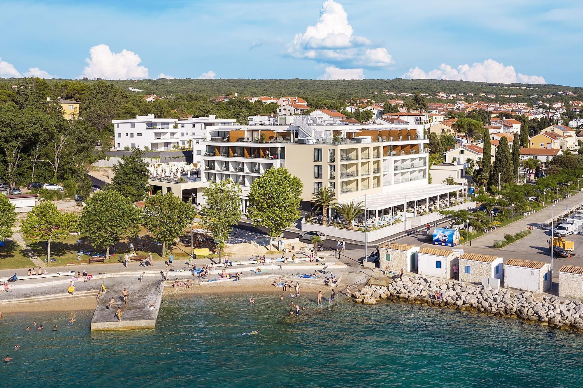 Luxury Hotel Riva Малинска Екстериор снимка