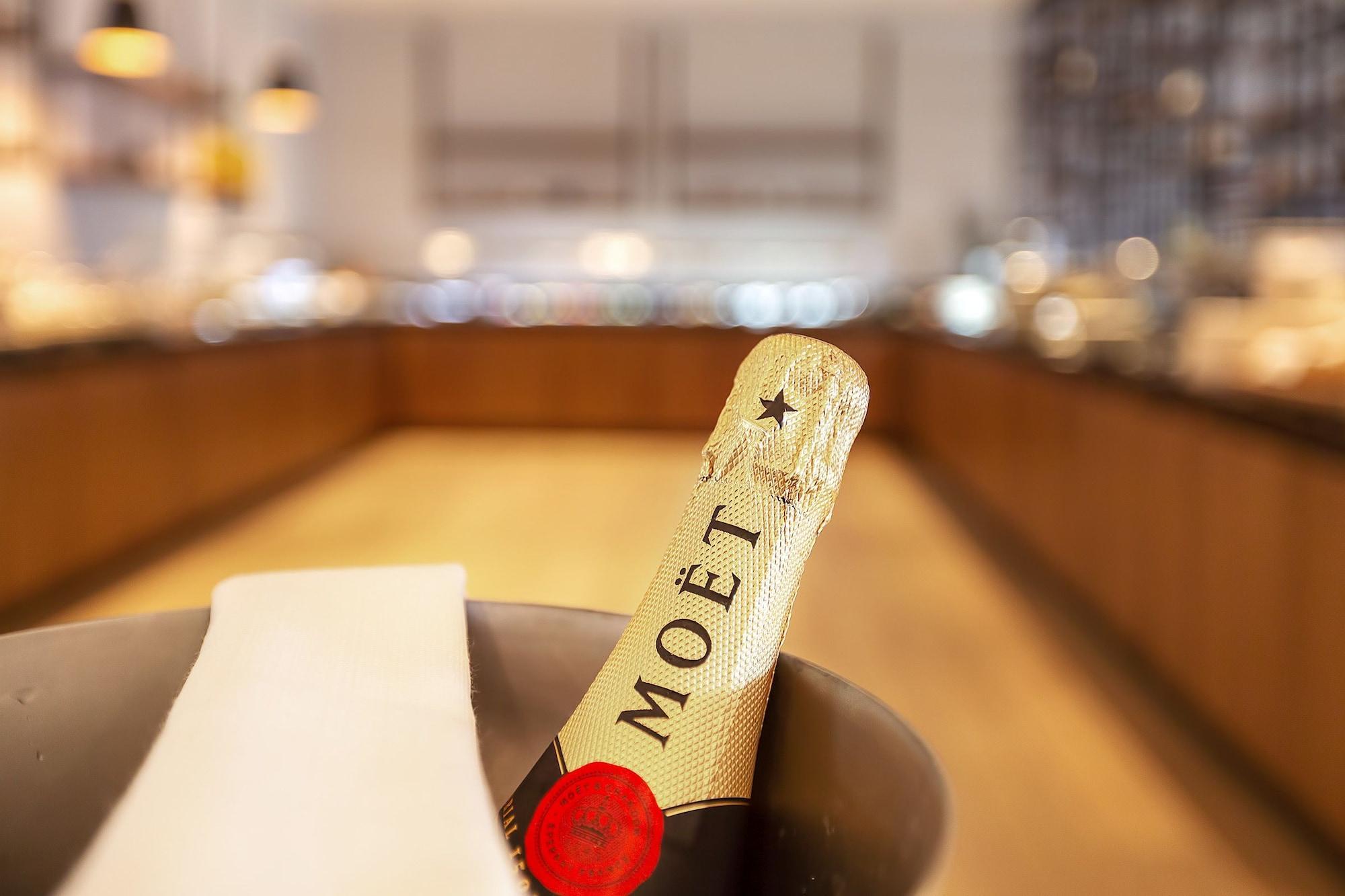 Luxury Hotel Riva Малинска Екстериор снимка Moët