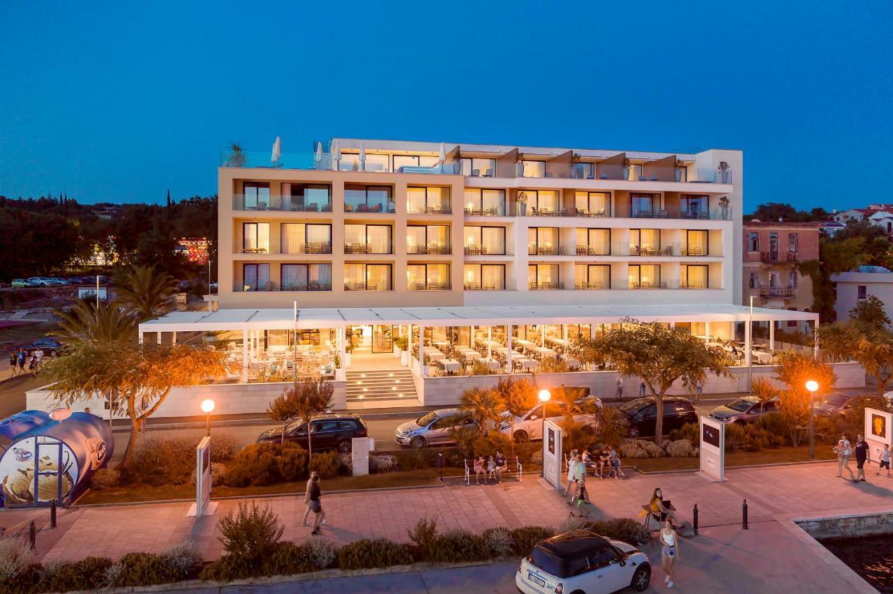 Luxury Hotel Riva Малинска Екстериор снимка